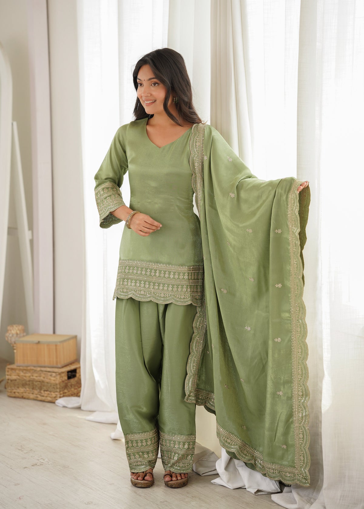Glass Roman Silk Farshi Set