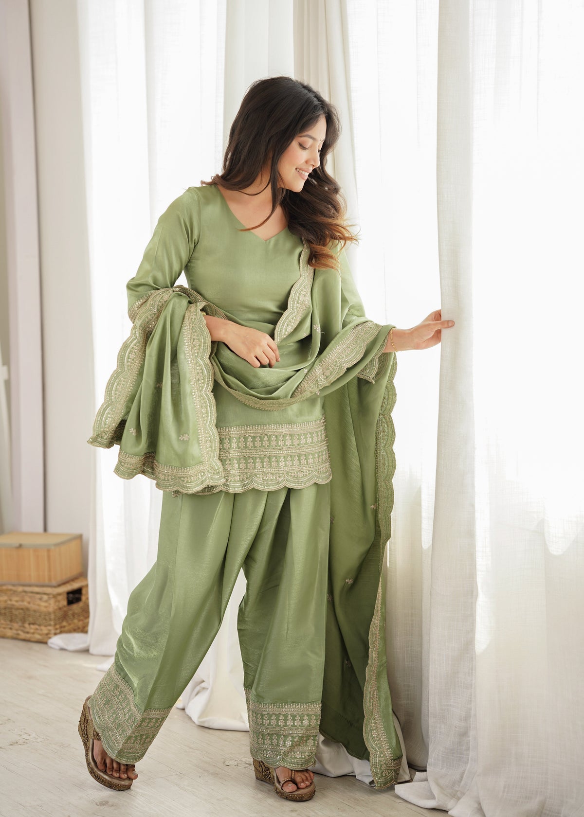 Glass Roman Silk Farshi Set