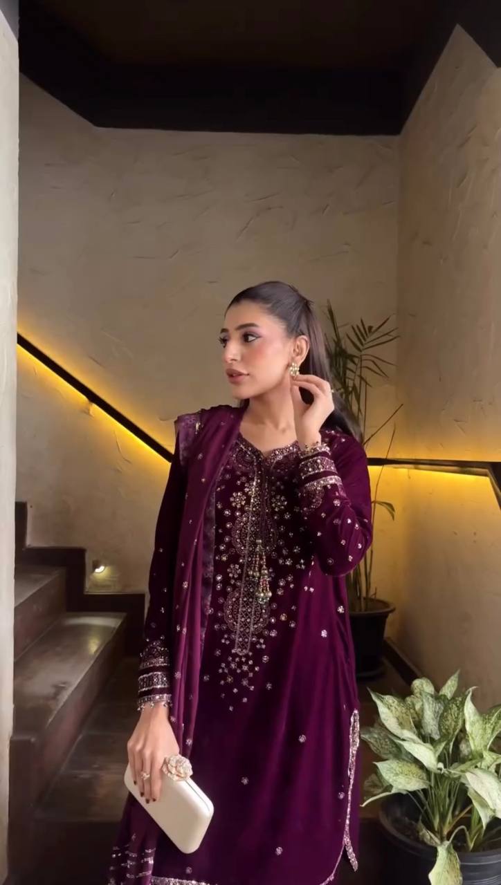 Wine Roman Glass Embroidered Suit Set