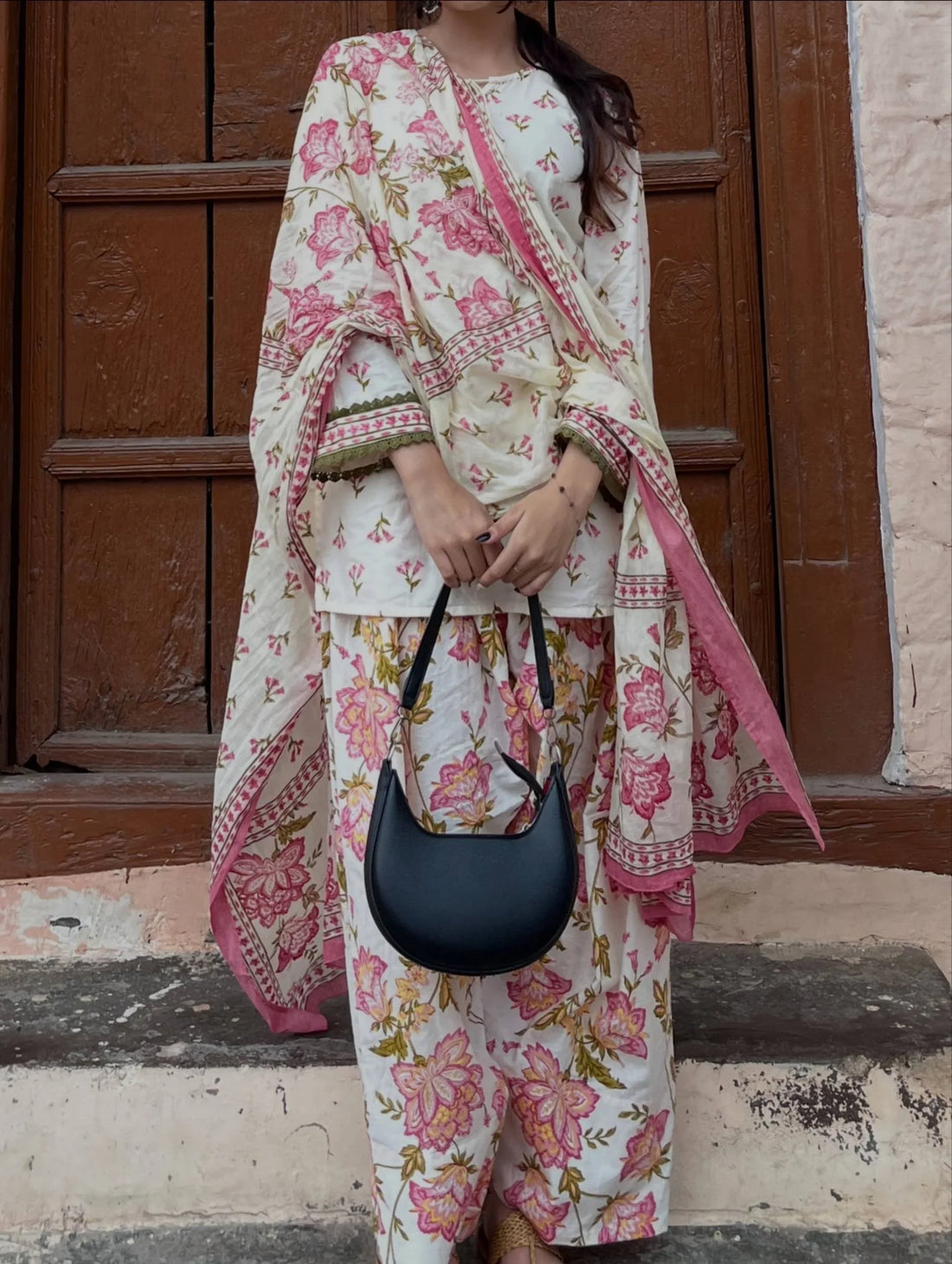 Ivory Maslin Floral Print Kurta Pant Set with Fox Georgette Dupatta | Chicorawear