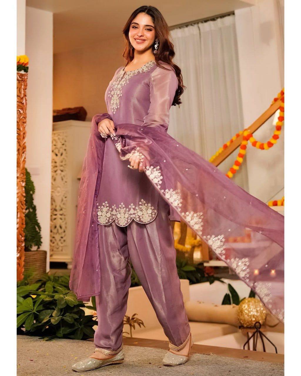 Fandy Satin Embroidered Farshi Set