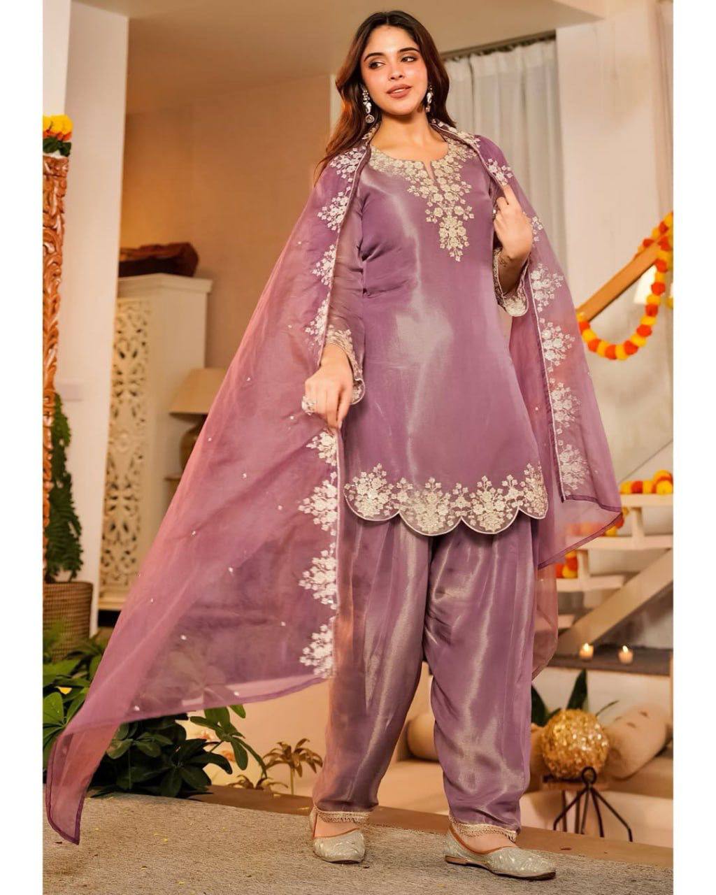 Fandy Satin Embroidered Farshi Set